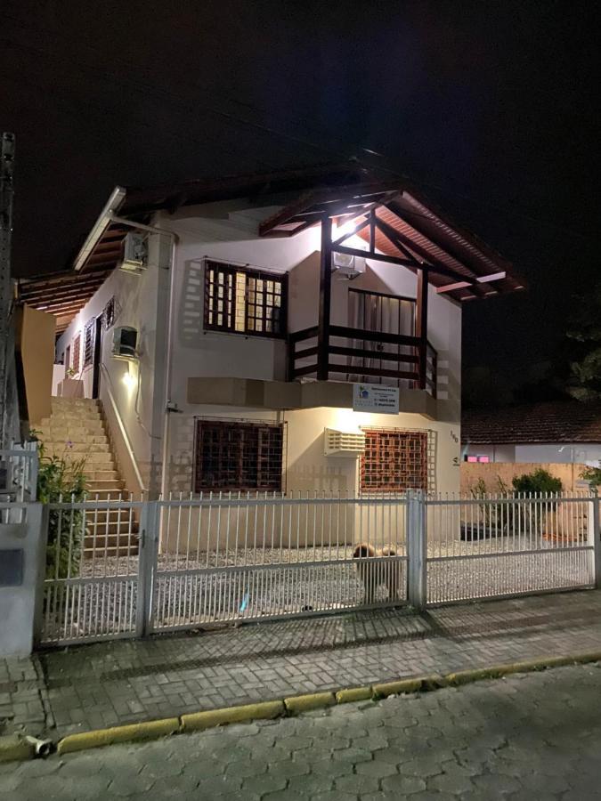 Apartamentos Vo Lela Bombinhas Kültér fotó